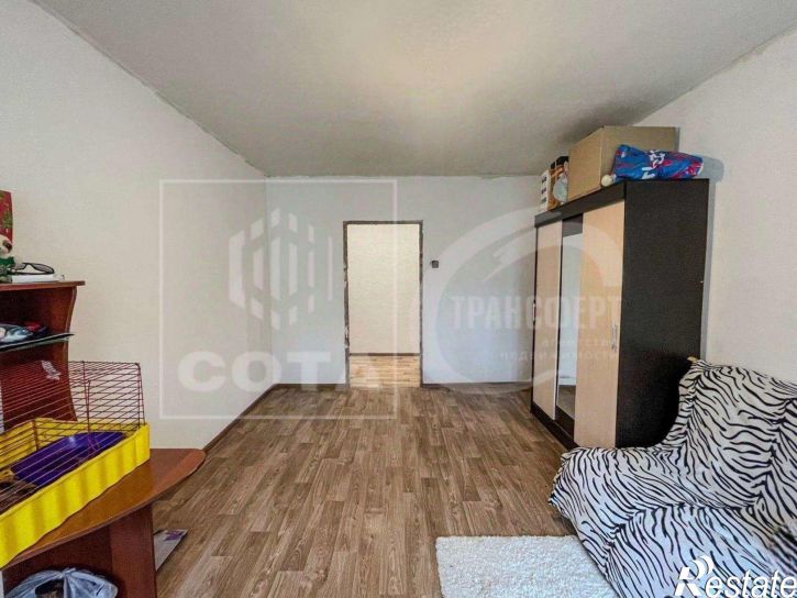 3-комн квартира улица Хользунова, 110,  д. 110