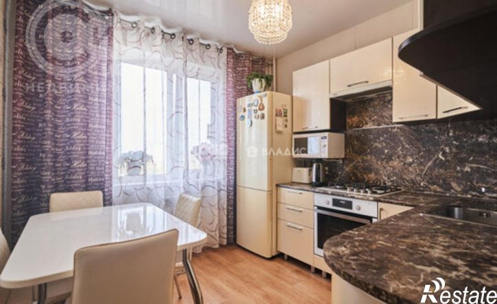 3-комн квартира улица Маршала Одинцова, 2,  д. 2