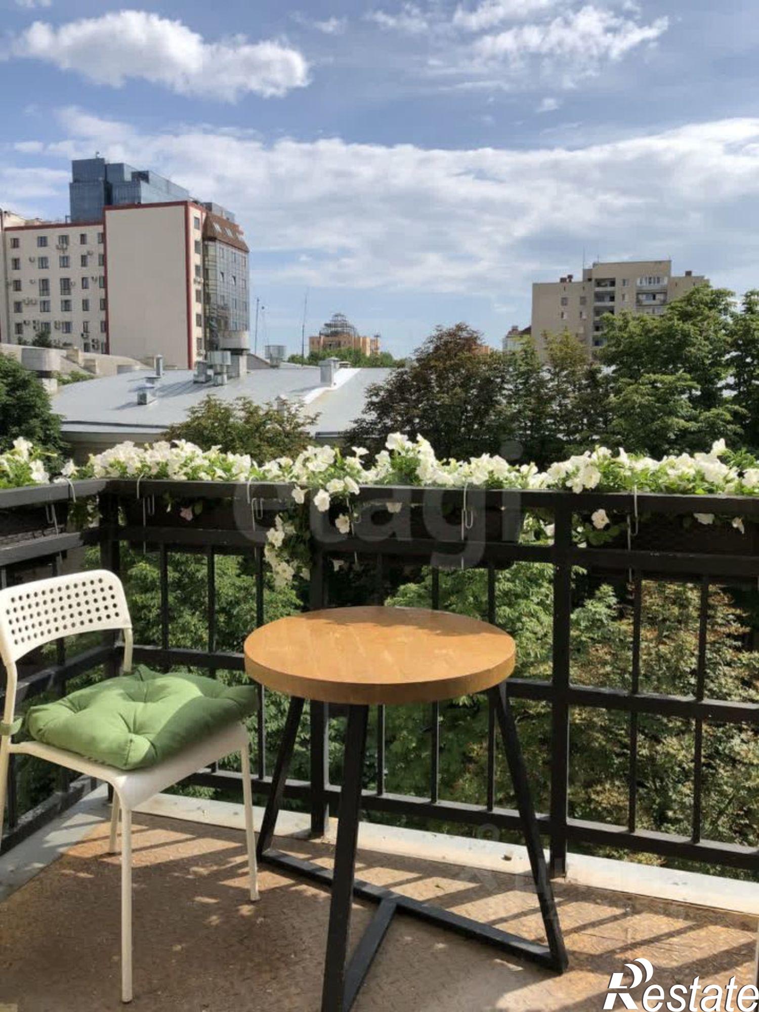 Купить квартиру за 11 490 000 рублей на ул Комиссаржевской, 6а