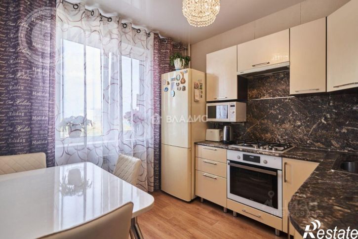 3-комн квартира улица Маршала Одинцова, 2,  д. 2