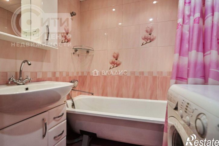 3-комн квартира улица Маршала Одинцова, 2,  д. 2