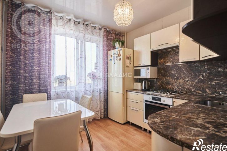 3-комн квартира улица Маршала Одинцова, 2,  д. 2