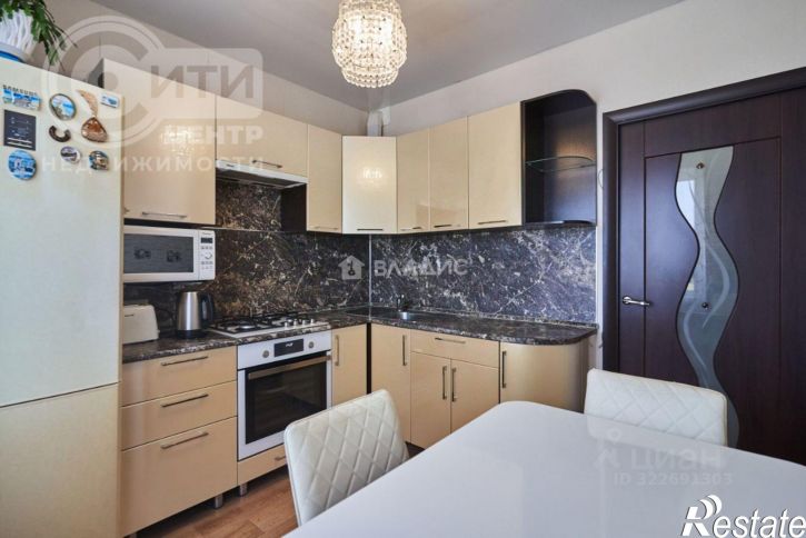 3-комн квартира улица Маршала Одинцова, 2,  д. 2