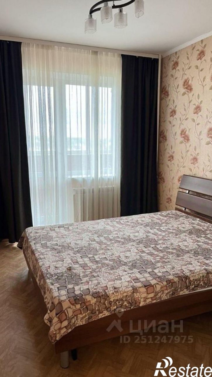 3-комн квартира ул Защитников Родины, 1а,  д. 1а