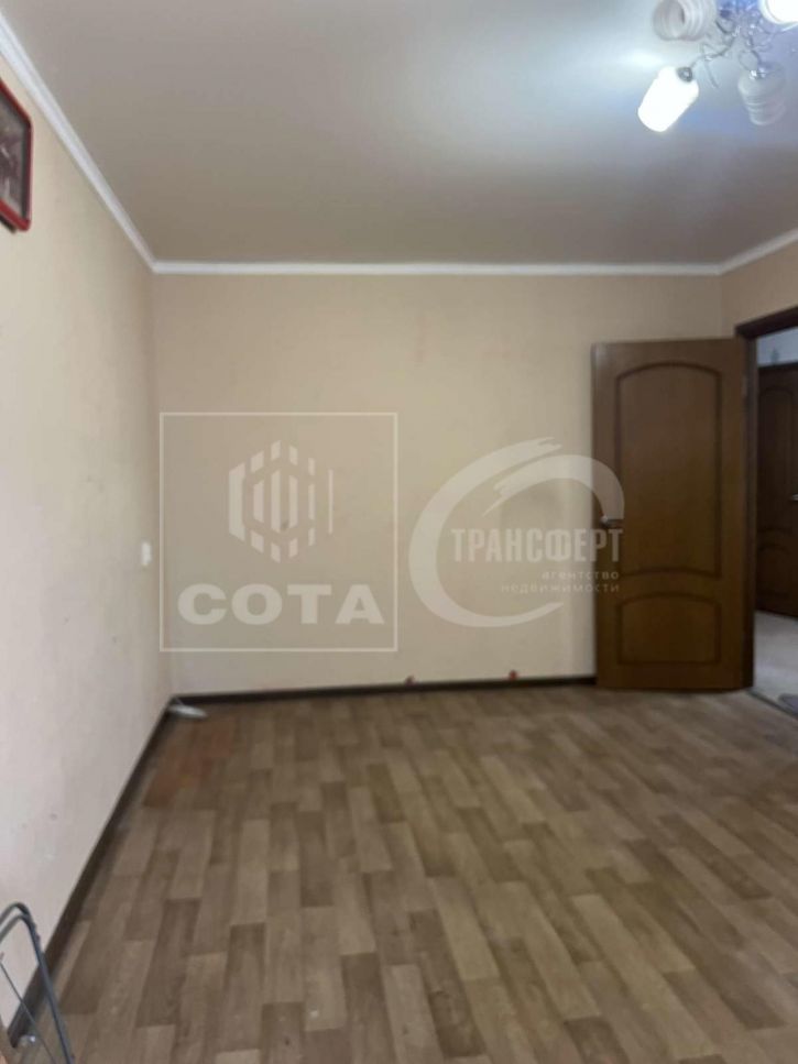 3-комн квартира Остужева улица, 28