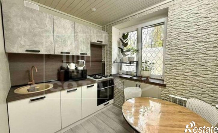 2-комн квартира улица Генерала Перхоровича, 5,  д. 5