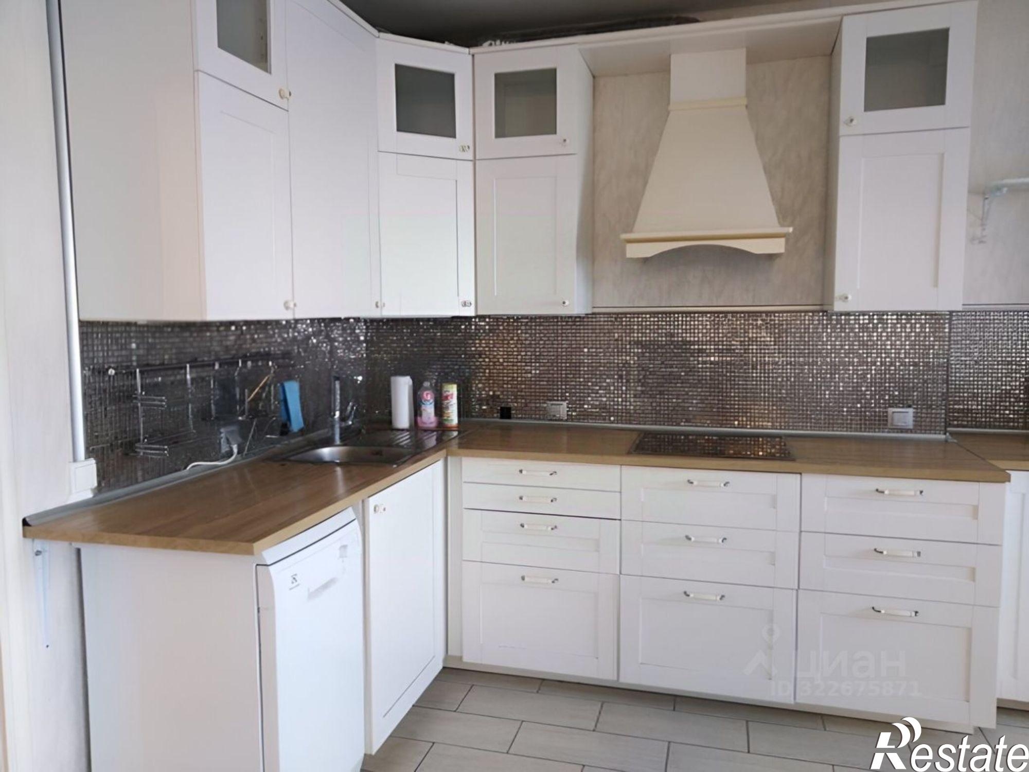 Купить квартиру за 32 000 000 рублей на ул Пятницкого, 65а