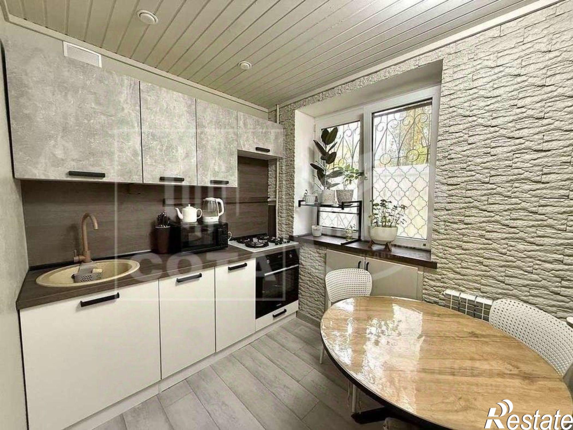 Купить квартиру за 4 070 000 рублей на ул Генерала Перхоровича, 5