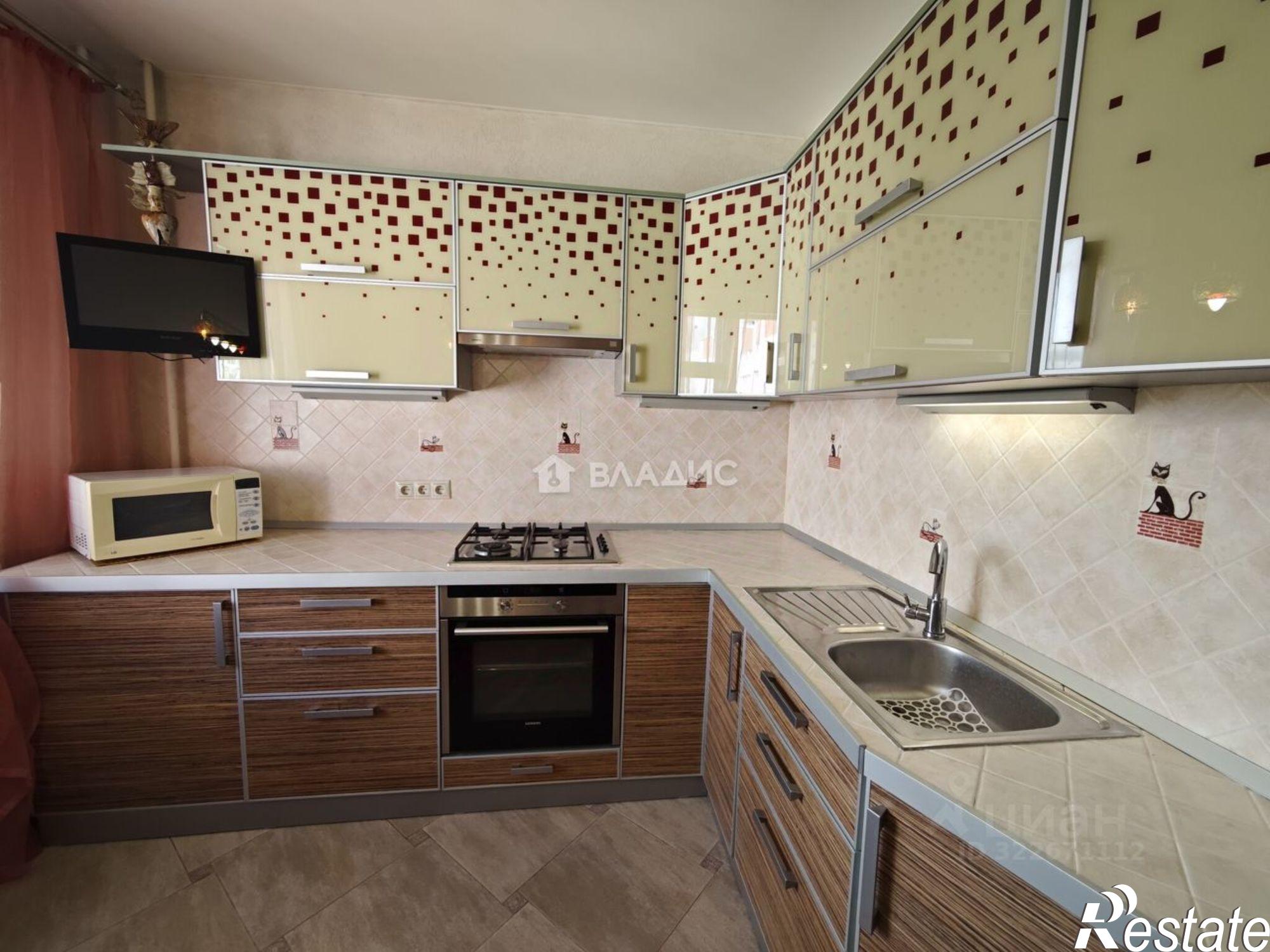 Сдать квартиру за 33 000 рублей на проспект Патриотов, 50В