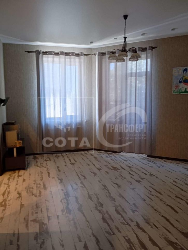 3-комн квартира Сакко и Ванцетти улица, 96