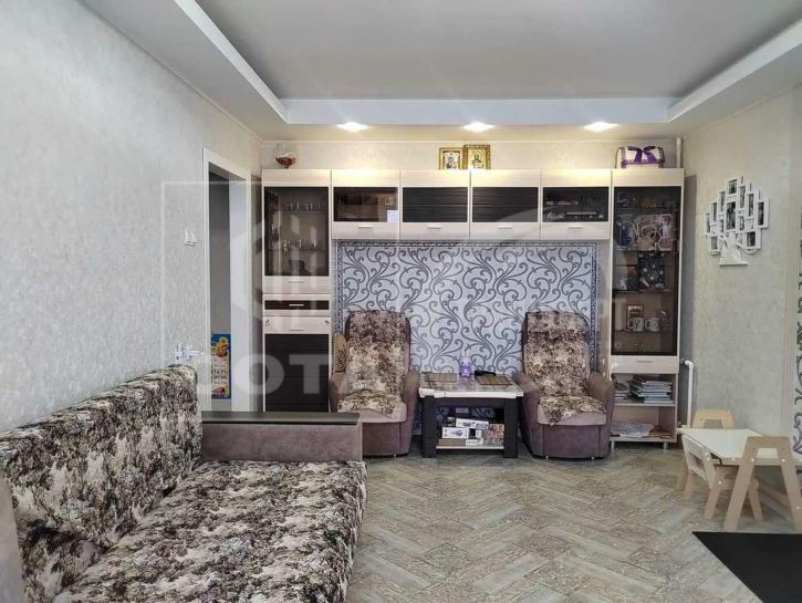 3-комн квартира 9 Января улица, 304А