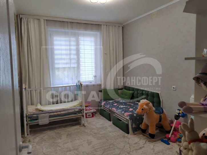 3-комн квартира 9 Января улица, 304А