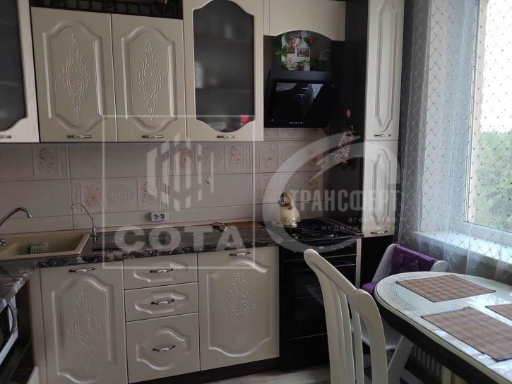 3-комн квартира 9 Января улица, 304А