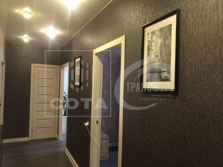 3-комн квартира 9 Января улица, 241/8