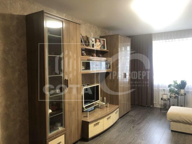 3-комн квартира 9 Января улица, 241/8