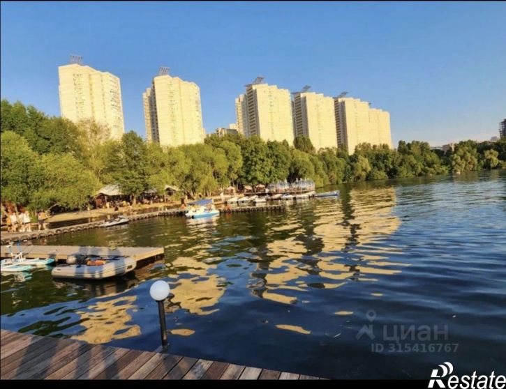 2-комн квартира Воронеж, улица Перевёрткина, 1/6