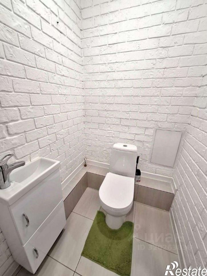 2-комн квартира улица 45-й Стрелковой Дивизии, 247/4,  д. 247/4