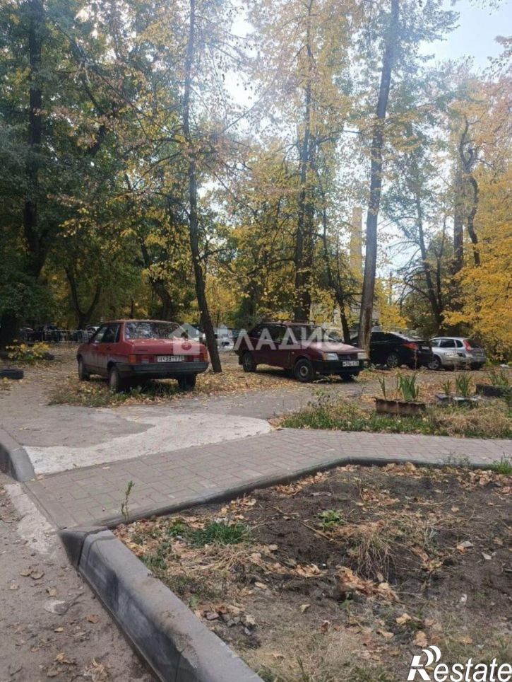 2-комн квартира улица Космонавтов, 10,  д. 10