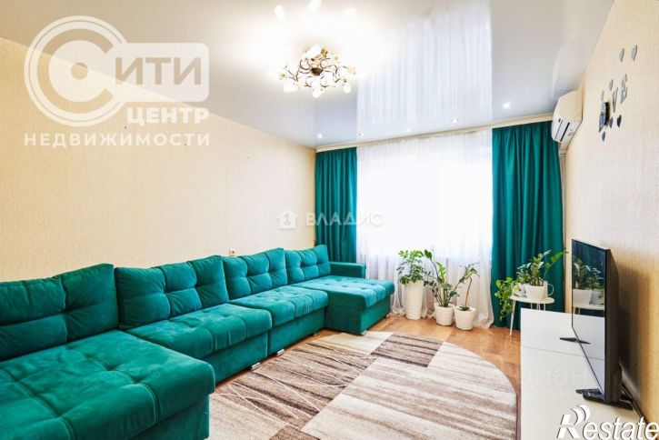 3-комн квартира улица 45-й Стрелковой Дивизии, 223,  д. 223