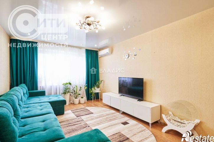 3-комн квартира улица 45-й Стрелковой Дивизии, 223,  д. 223