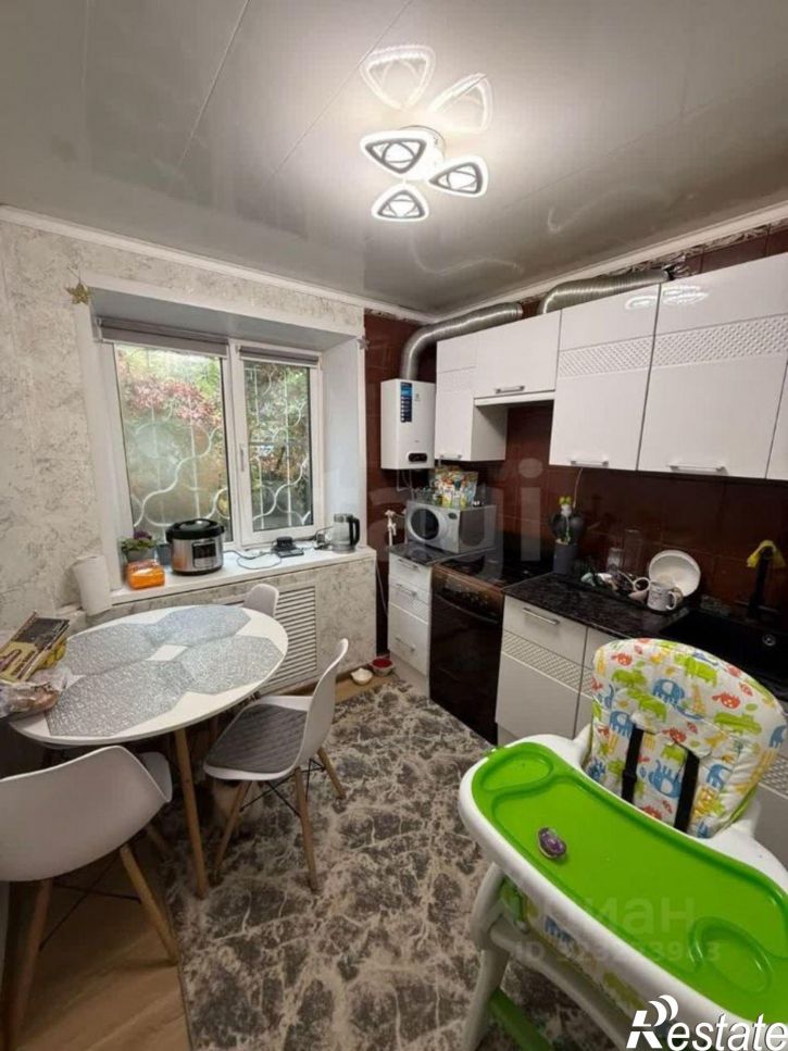 2-комн квартира улица Кривошеина, 10,  д. 10