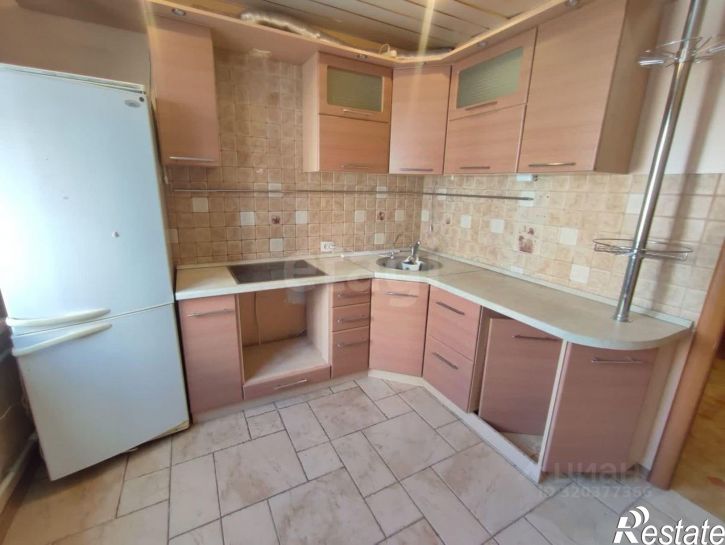 3-комн квартира улица Космонавта Комарова, 8Б,  д. 8Б