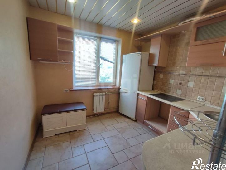 3-комн квартира улица Космонавта Комарова, 8Б,  д. 8Б