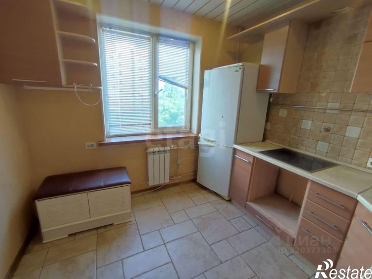 3-комн квартира улица Космонавта Комарова, 8Б,  д. 8Б