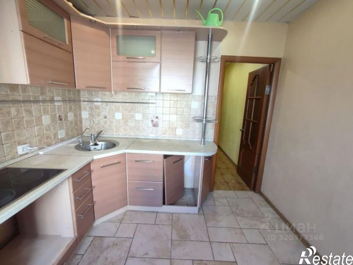 3-комн квартира улица Космонавта Комарова, 8Б,  д. 8Б