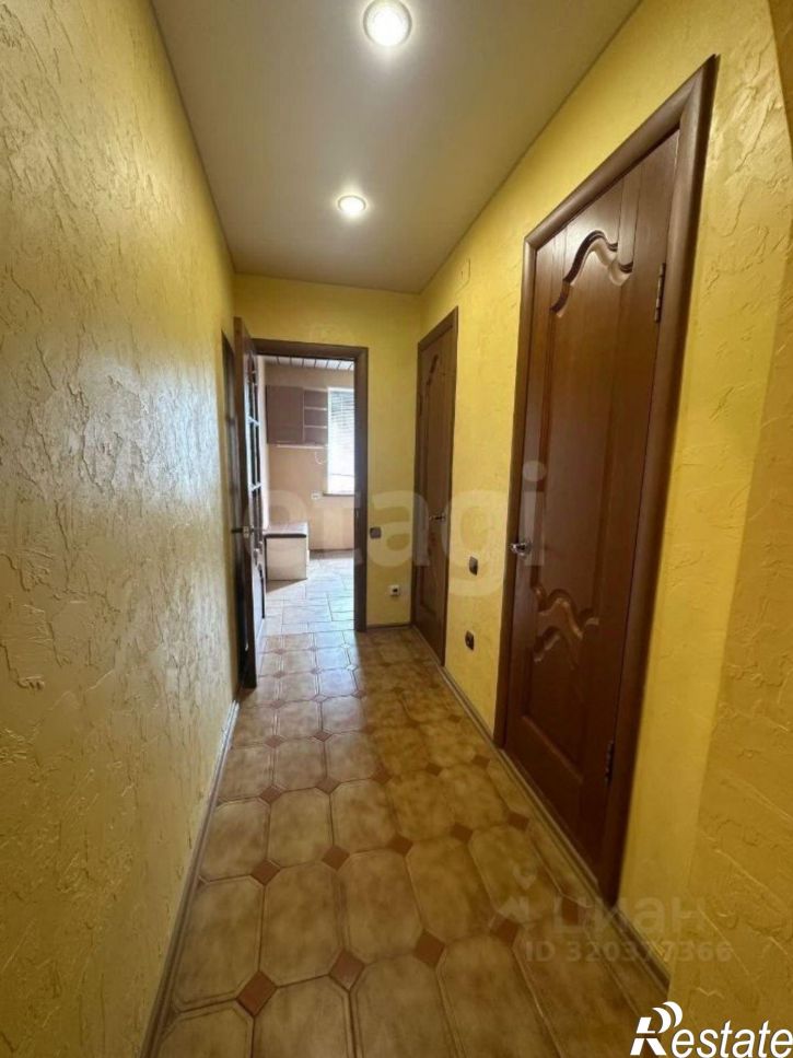 3-комн квартира улица Космонавта Комарова, 8Б,  д. 8Б