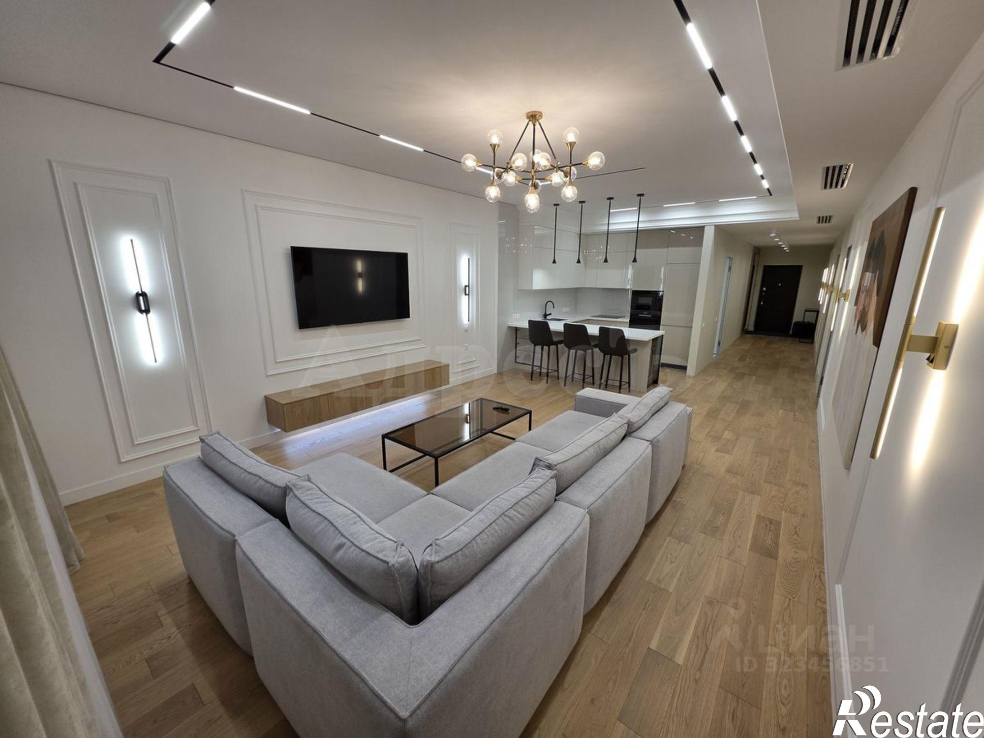 Купить квартиру за 30 000 000 рублей на улица Платонова, 11/1