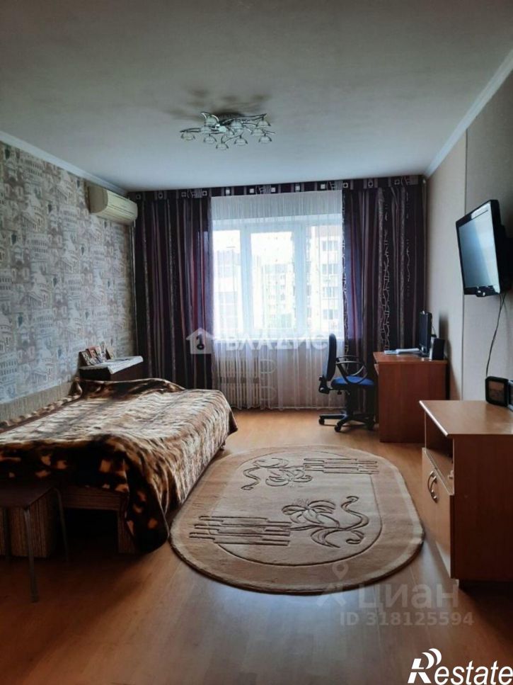 3-комн квартира улица 40 лет Октября, 2,  д. 2