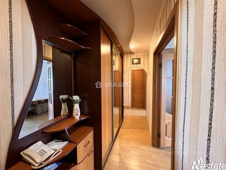 3-комн квартира улица 40 лет Октября, 2,  д. 2