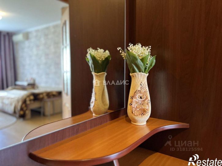 3-комн квартира улица 40 лет Октября, 2,  д. 2