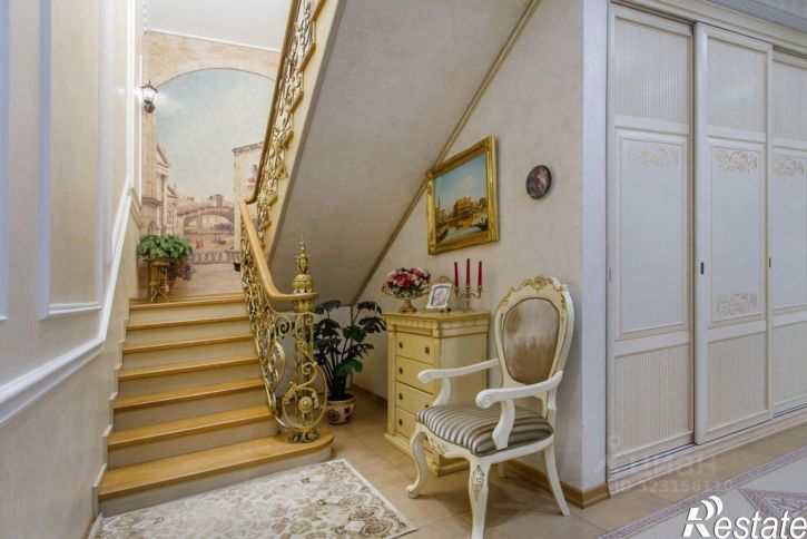 6-комн квартира улица 20-летия ВЛКСМ, 49,  д. 49