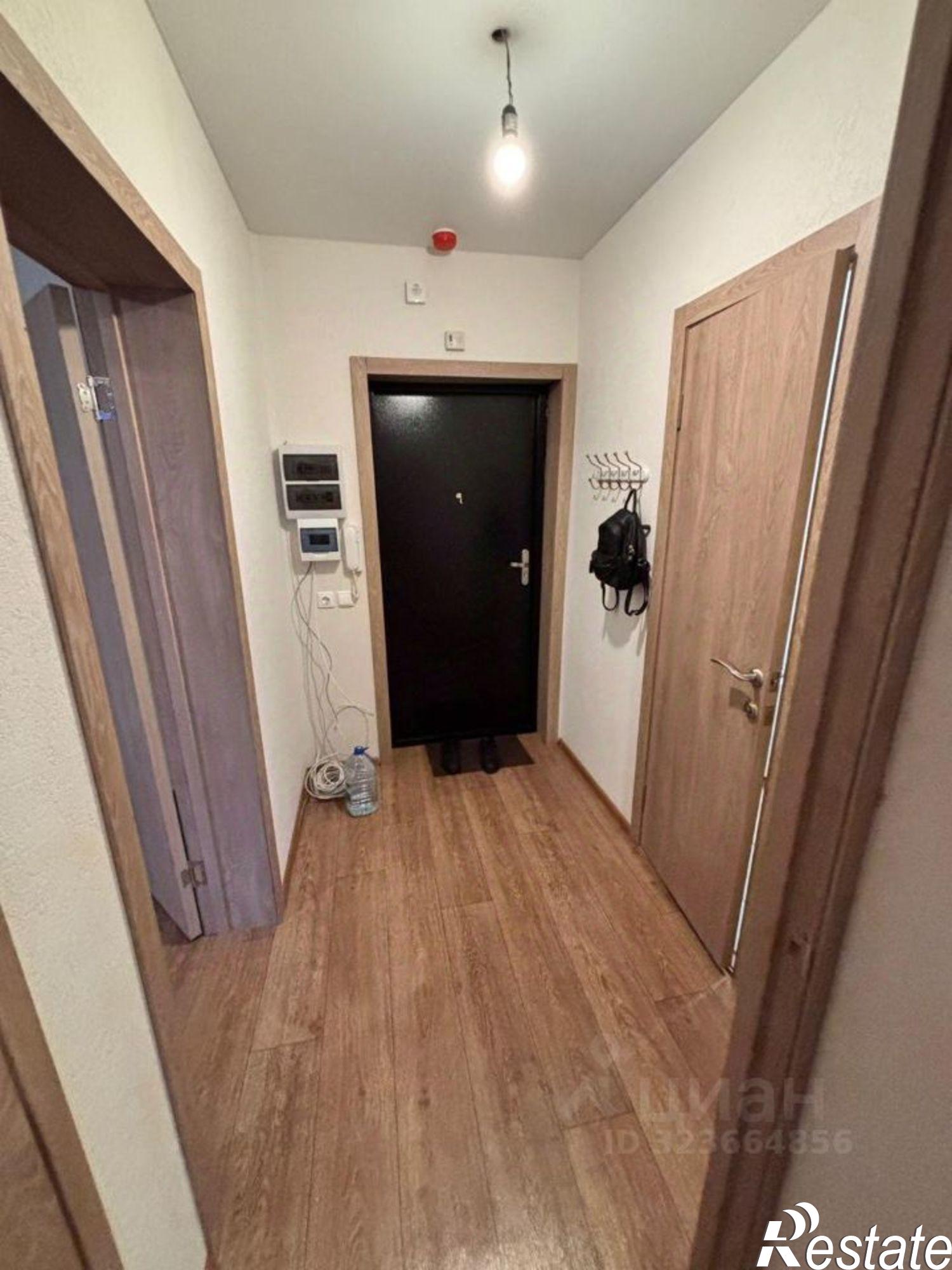 Сдать квартиру за 12 000 рублей на пер Калашникова, 8