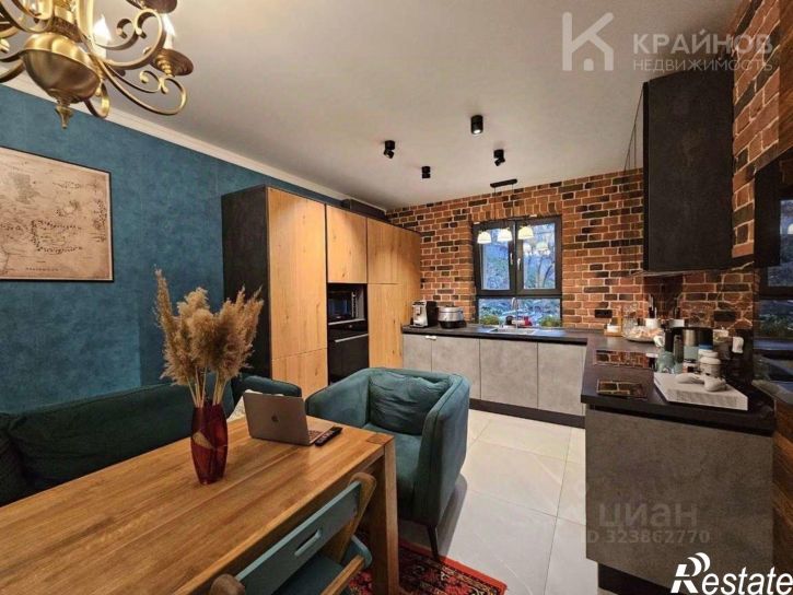 3-комн квартира улица Короленко,дом 5