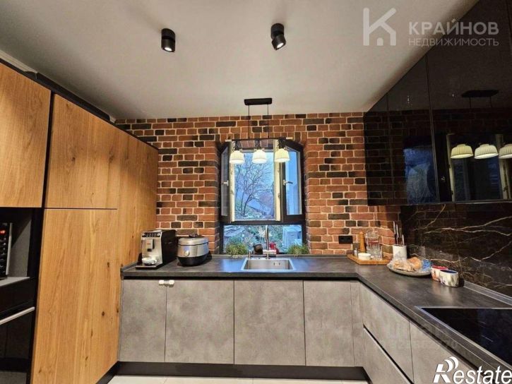 3-комн квартира улица Короленко,дом 5