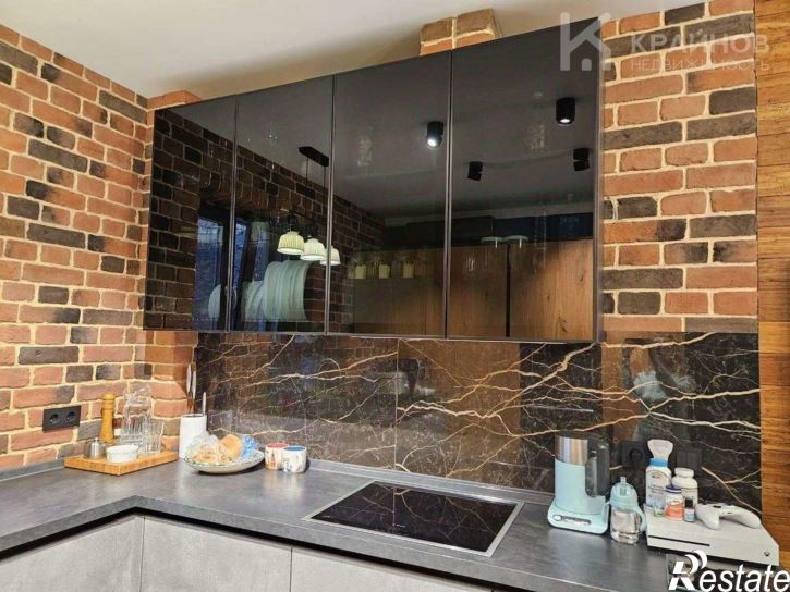 3-комн квартира улица Короленко,дом 5