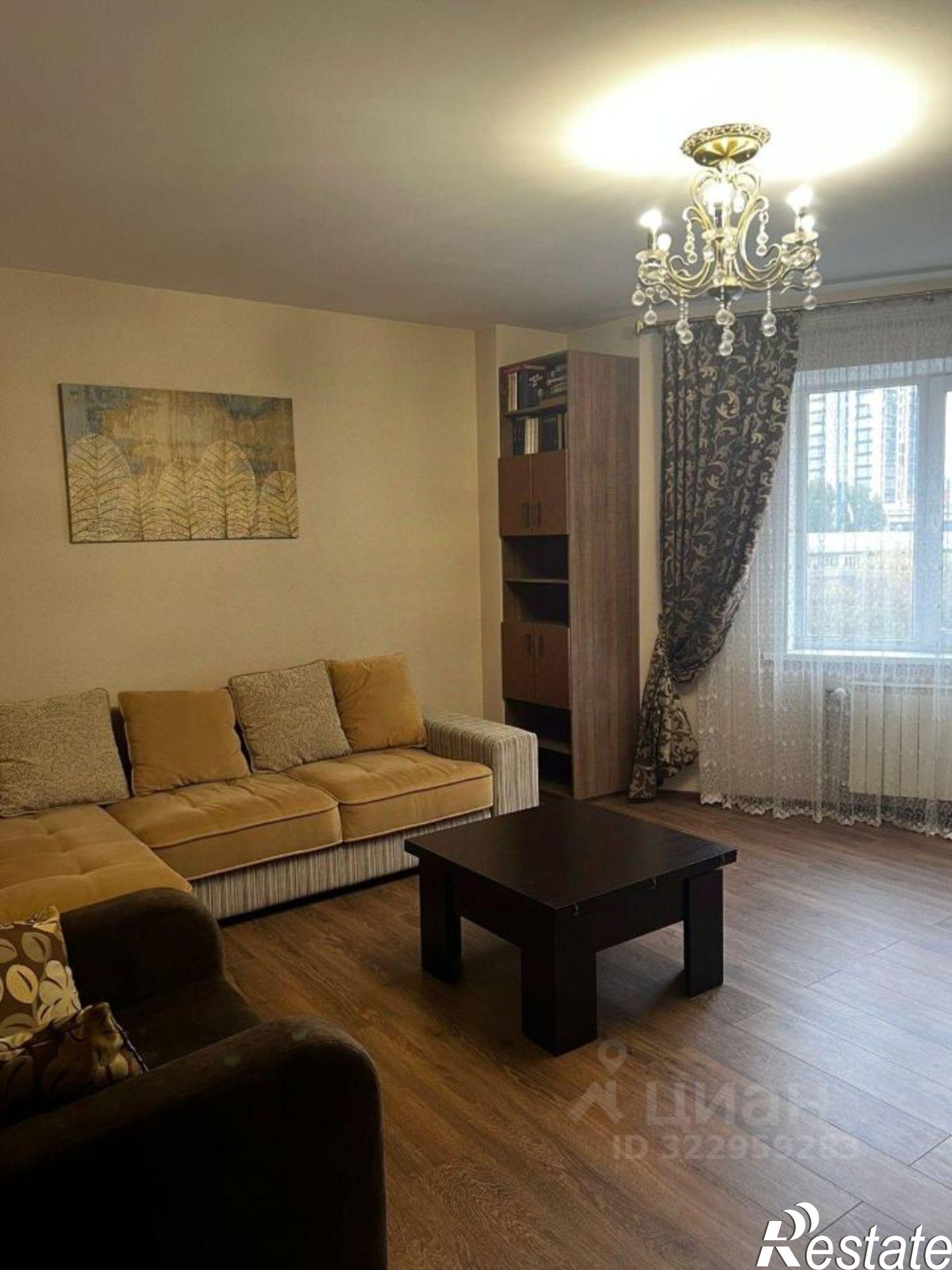 Сдать квартиру за 50 000 рублей на ул Революции 1905 года, 31в