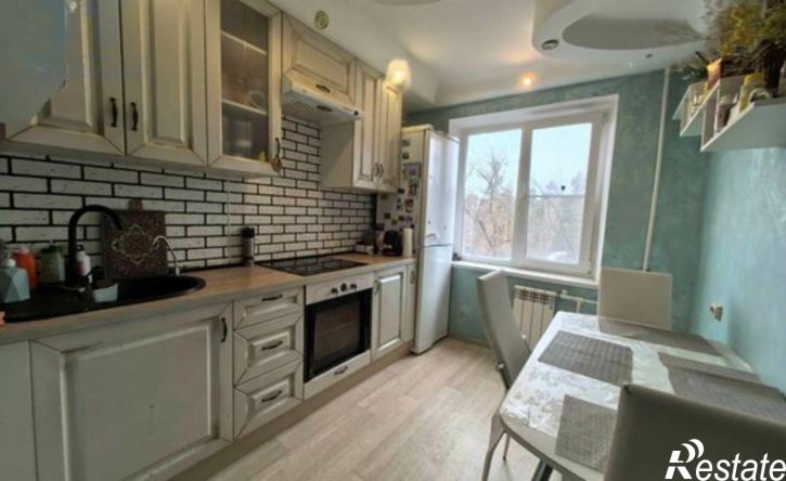 4-комн квартира улица Теплоэнергетиков, 3,  д. 3