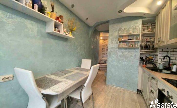 4-комн квартира улица Теплоэнергетиков, 3,  д. 3