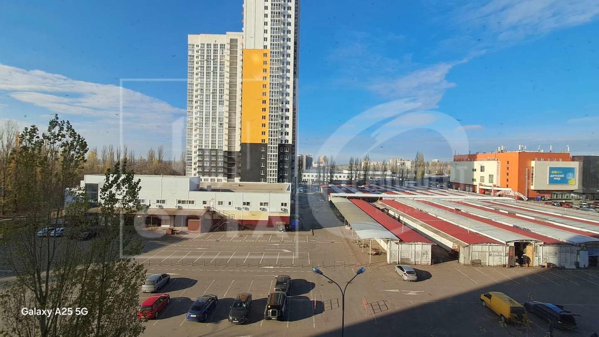 Купить квартиру за 6 000 000 рублей на Патриотов проспект, 1кЕ