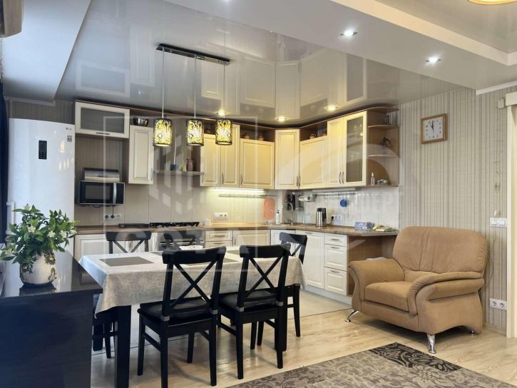 4-комн квартира Хользунова улица, 10 Б