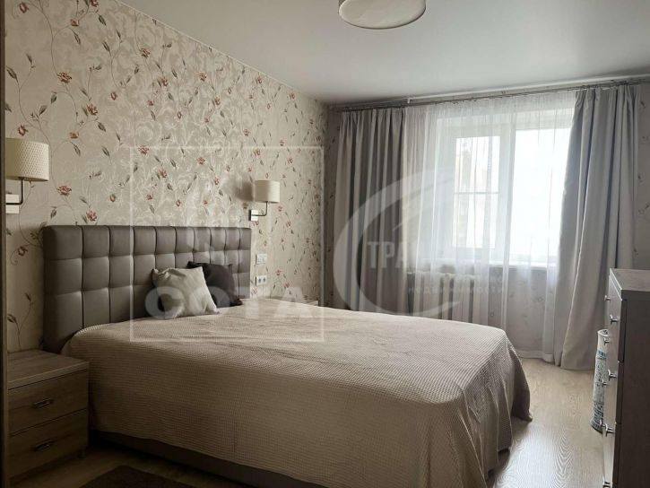 4-комн квартира Хользунова улица, 10 Б