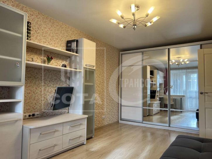 4-комн квартира Хользунова улица, 10 Б