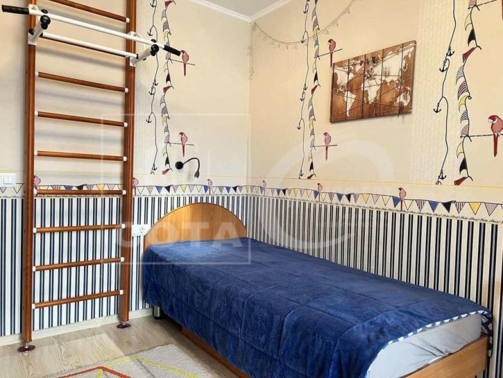 4-комн квартира Хользунова улица, 10 Б