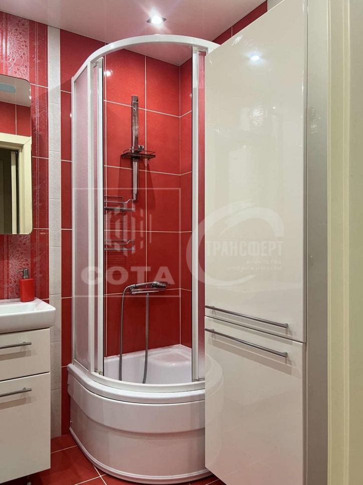 4-комн квартира Хользунова улица, 10 Б