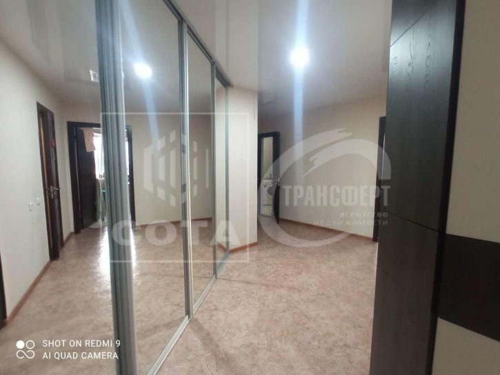 3-комн квартира 9 Января улица, 54В