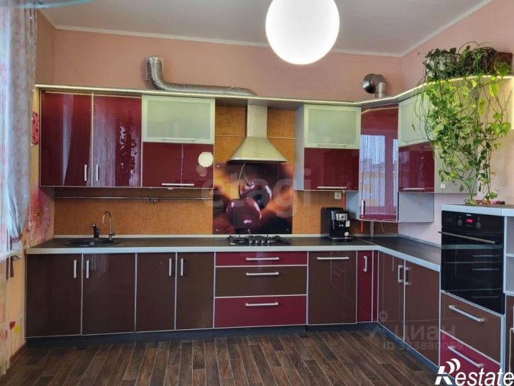 4-комн квартира улица Лётчика Злобина, 33,  д. 33